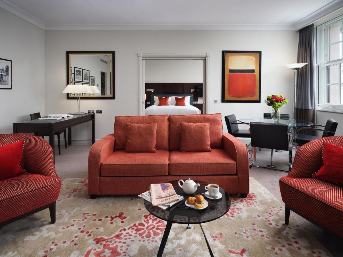 Sofitel London St James Eksteriør bilde A suite at the Mandarin Oriental London