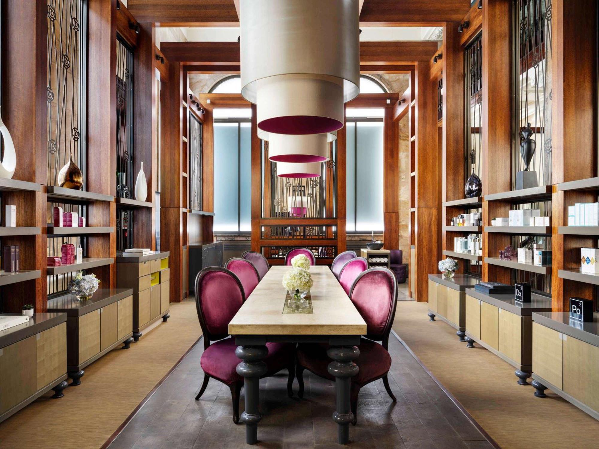 Sofitel London St James Eksteriør bilde The Library at The Standard, East Village