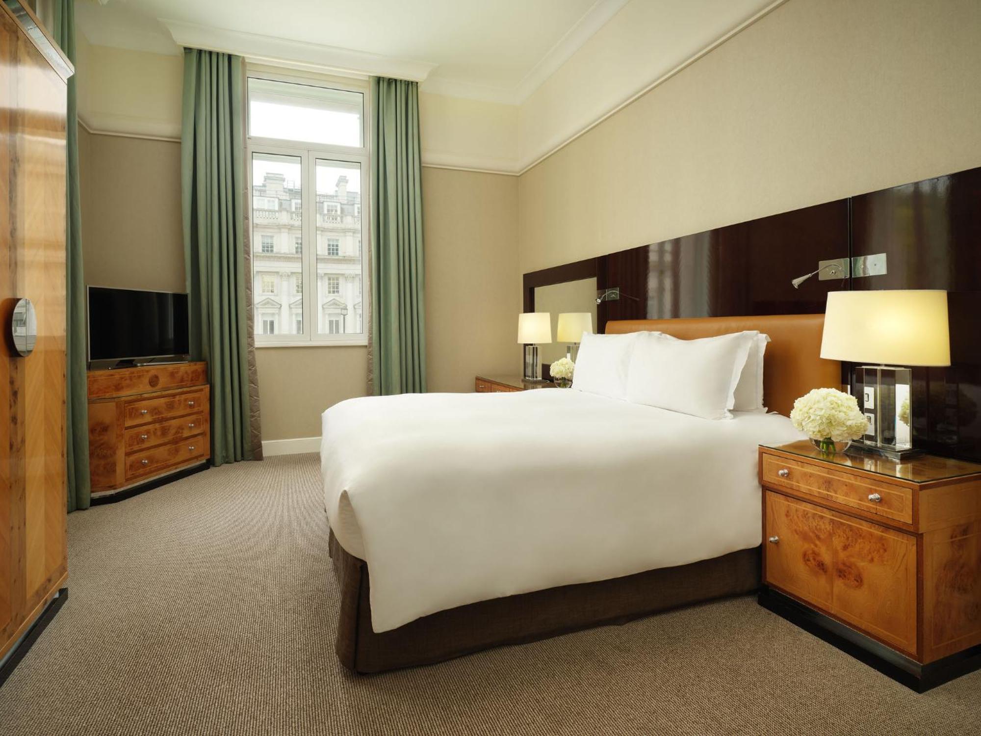 Sofitel London St James Rom bilde A bedroom at the hotel